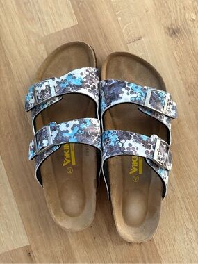 Women’s Viking 2 Strap Sandals Size 42 Blue white Snake Print Vegan Upper EUC